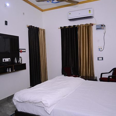 Shri Narayanam Guest House And Home Stay Ayodhya Ngoại thất bức ảnh