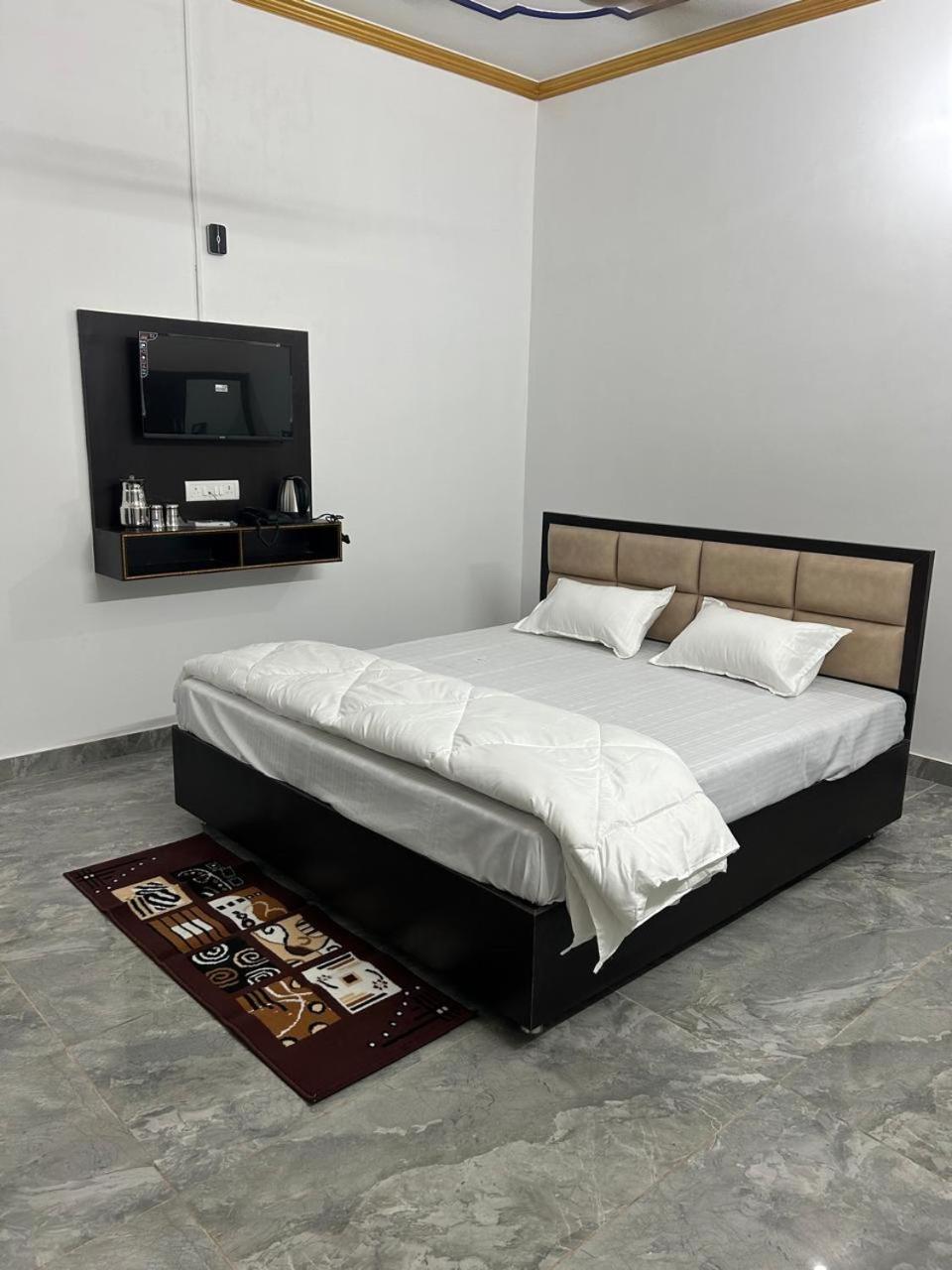 Shri Narayanam Guest House And Home Stay Ayodhya Ngoại thất bức ảnh