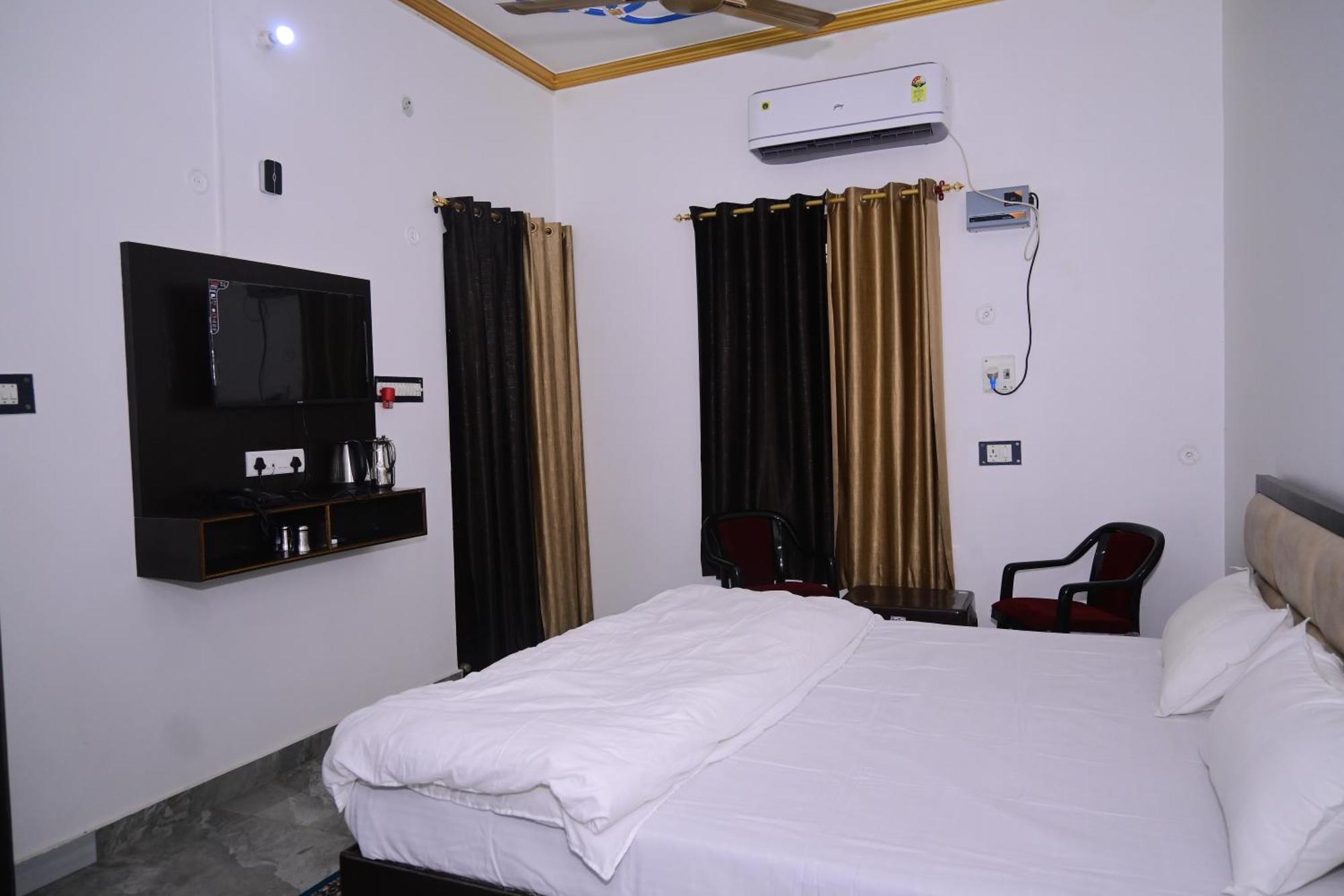Shri Narayanam Guest House And Home Stay Ayodhya Ngoại thất bức ảnh